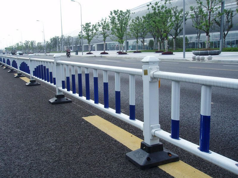 如何對(duì)鋁合金護(hù)欄(lán)表麵進行著色處理