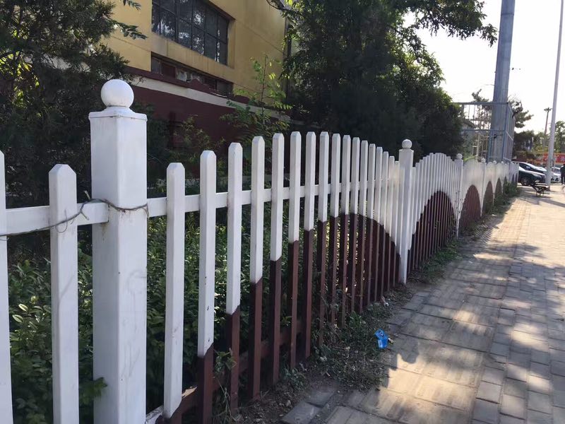 如(rú)何解決熱鍍鋅護欄漏鋅問題?