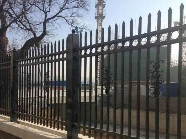 鋅鋼圍欄的特點及工藝(yì)流程